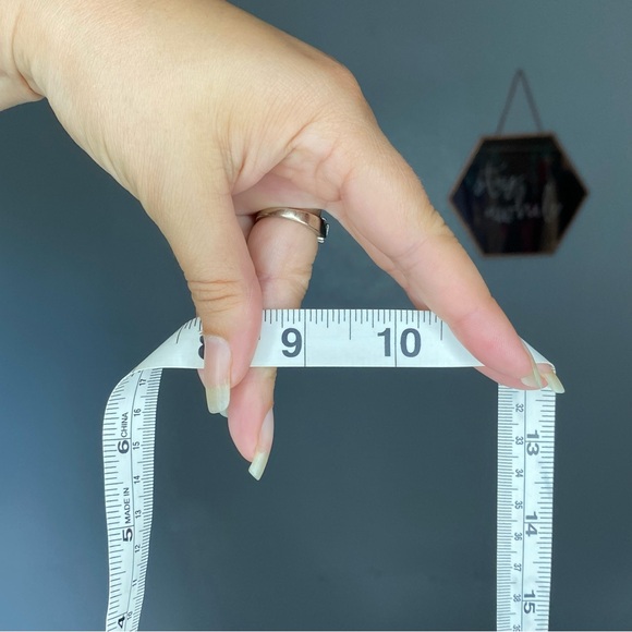 Lululemon On the Fly pant in Dark Olive Size 4 - Picture 8 of 9